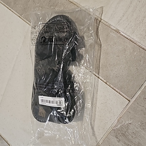 Shein black sandals, brand new - Picture 2 of 4